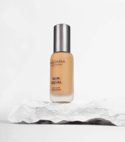 Fond de ten soft glow SPF15, Skin equal 50 golden sand, 30ml - Madara