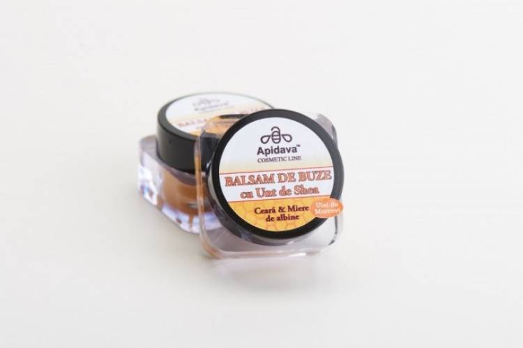 Balsam de Buze cu Miere, Ceara de Albine, Unt de Shea si Ulei de Morcov, 10 ml, Apidava