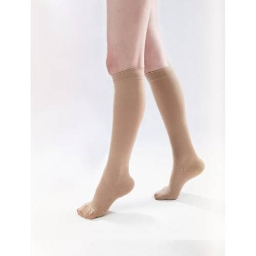 Rayat AD ciorapi compresivi pana la genunchi , clasa 1, varf inchis , bej 3/M Vital Logistic