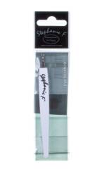 Stephanie Cutit pentru cuticule